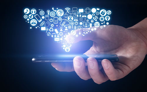 利用職務之便盜用手機號牟利，電商營業員被判拘役